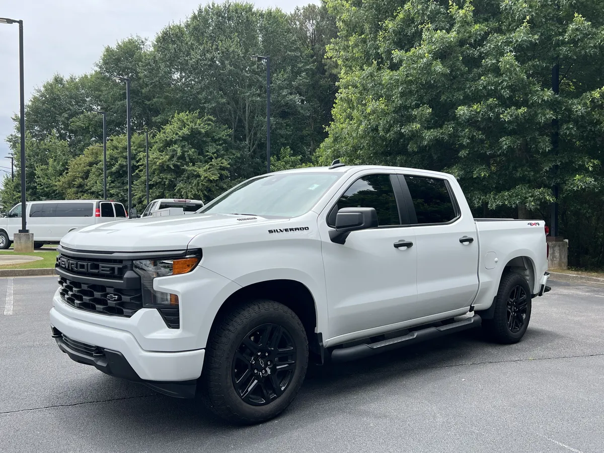2026 Chevrolet Silverado 1500 Custom thumbnail 4