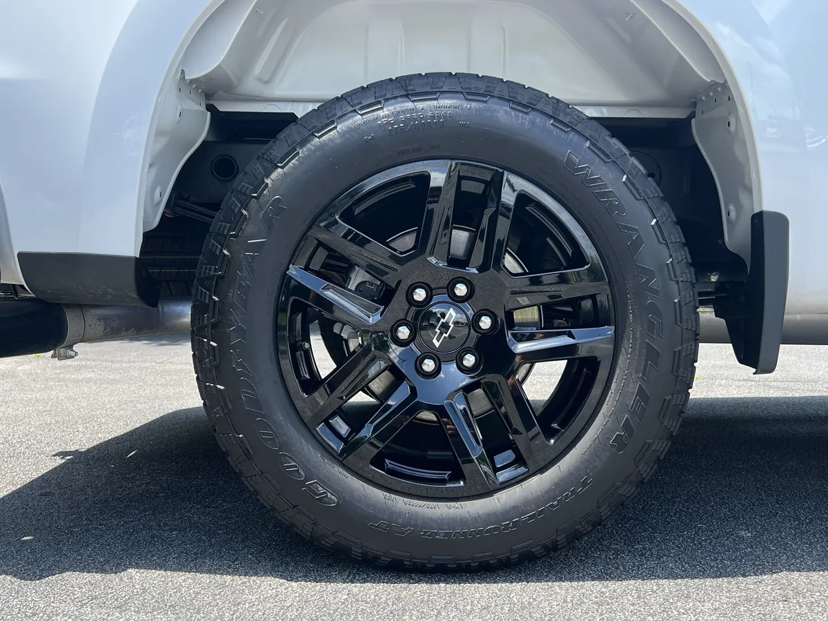 2026 Chevrolet Silverado 1500 Custom thumbnail 40