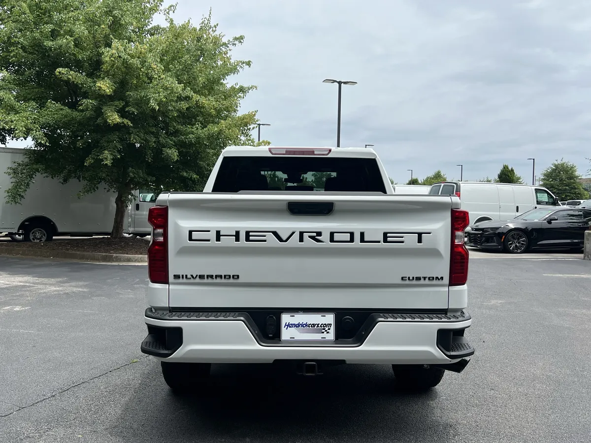 2026 Chevrolet Silverado 1500 Custom thumbnail 7