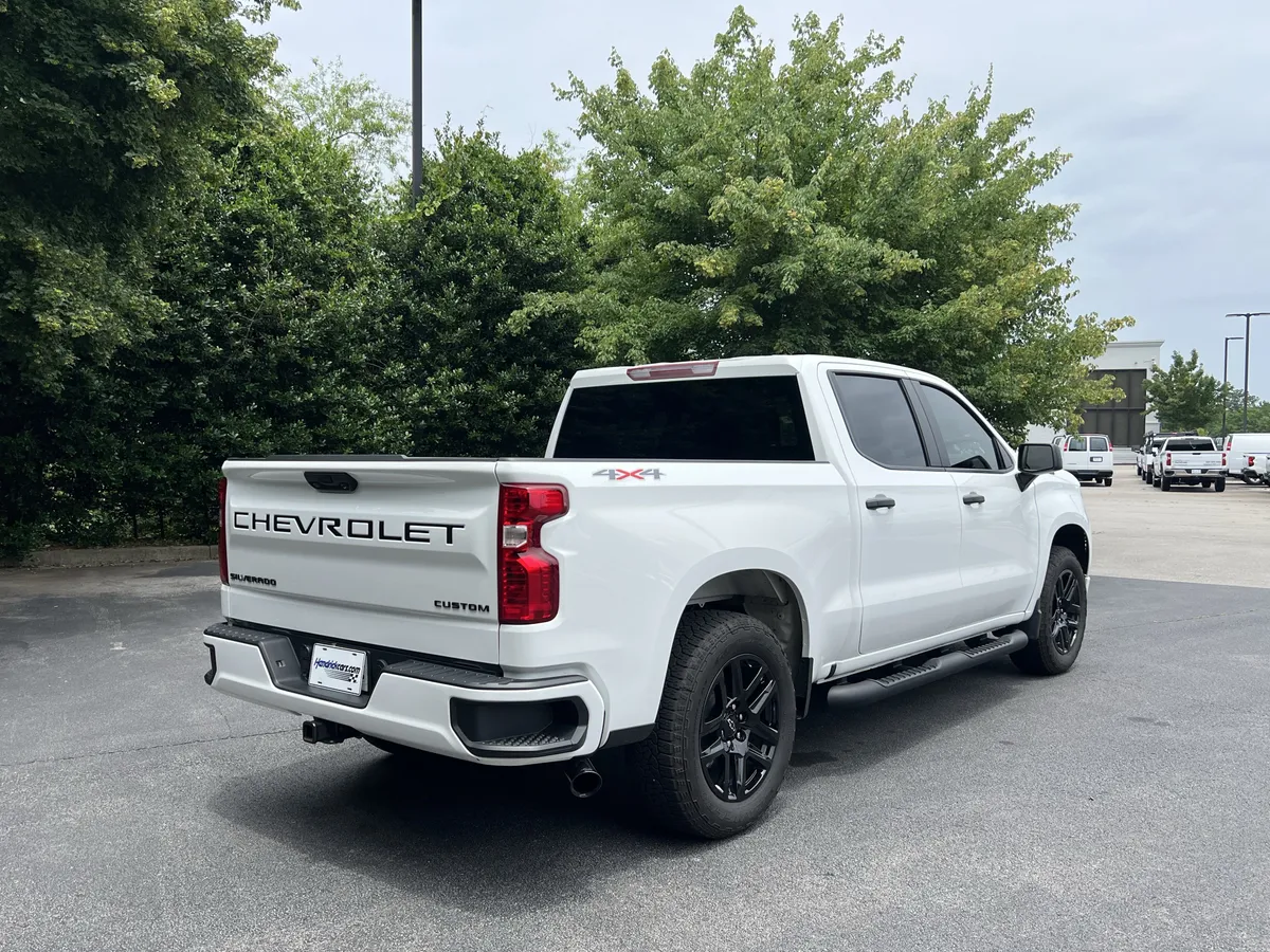 2026 Chevrolet Silverado 1500 Custom thumbnail 8