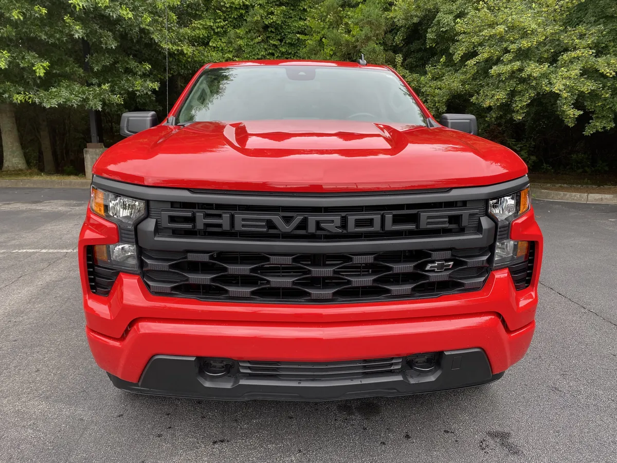 2026 Chevrolet Silverado 1500 Custom thumbnail 2