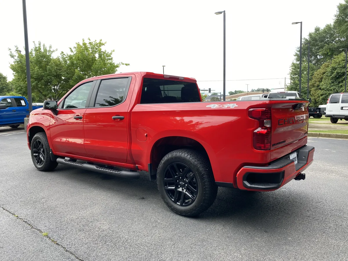 2026 Chevrolet Silverado 1500 Custom thumbnail 6