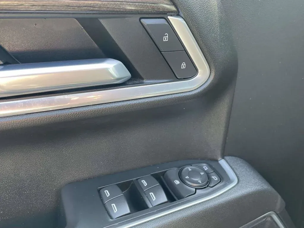 2026 Chevrolet Silverado 1500 LT thumbnail 13