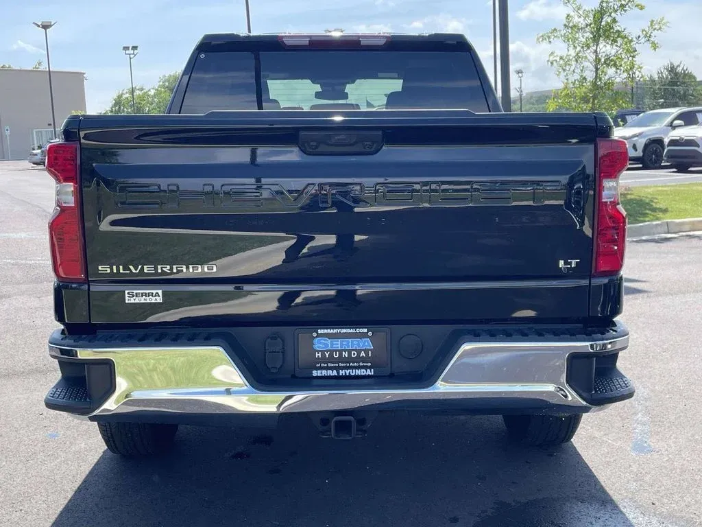 2026 Chevrolet Silverado 1500 LT thumbnail 3