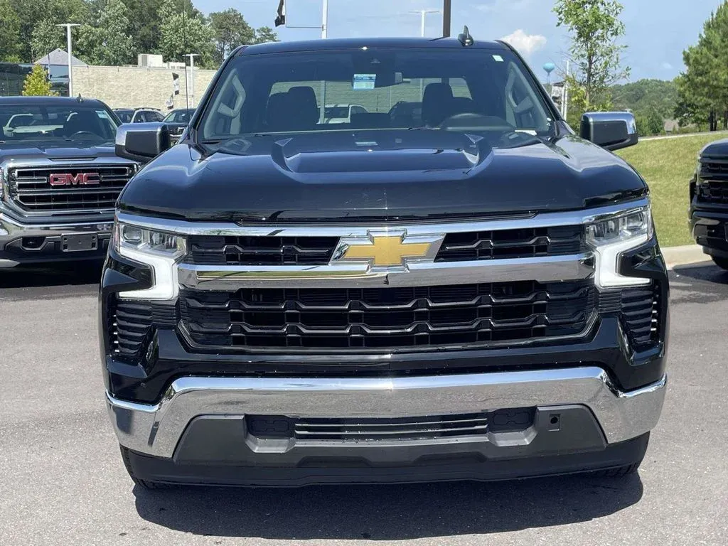 2026 Chevrolet Silverado 1500 LT thumbnail 6