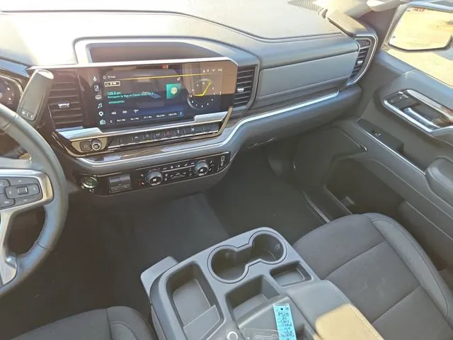 2026 Chevrolet Silverado 1500 LT thumbnail 23