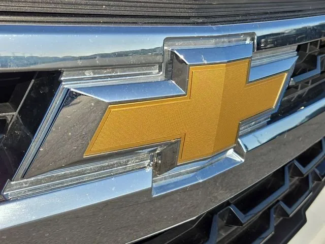 2026 Chevrolet Silverado 1500 LT thumbnail 6
