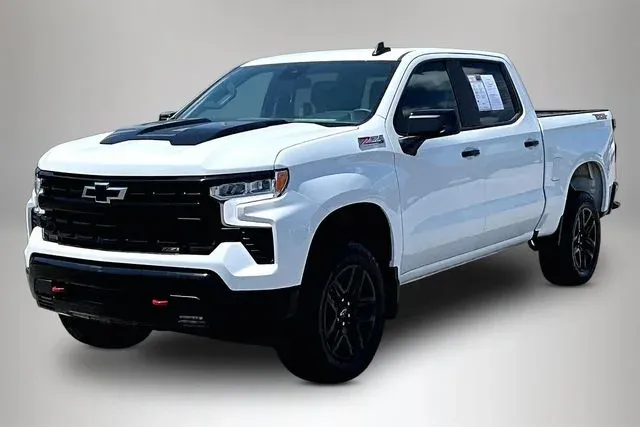 2026 Chevrolet Silverado 1500 LT Trail Boss thumbnail 2