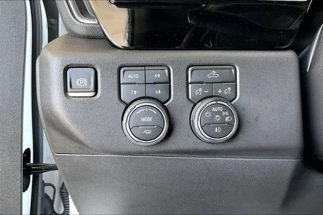 2026 Chevrolet Silverado 1500 LT Trail Boss thumbnail 24