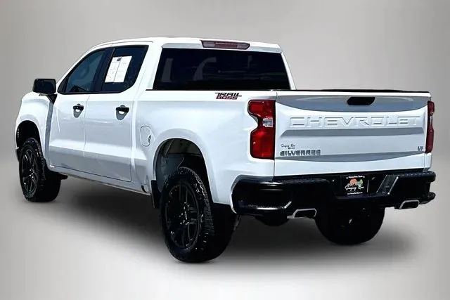 2026 Chevrolet Silverado 1500 LT Trail Boss thumbnail 4