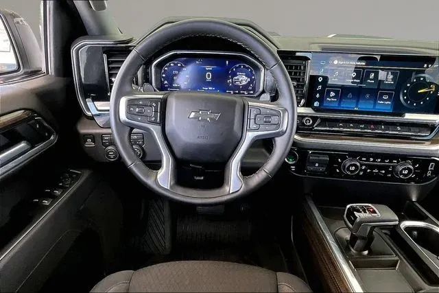 2026 Chevrolet Silverado 1500 LT Trail Boss thumbnail 8