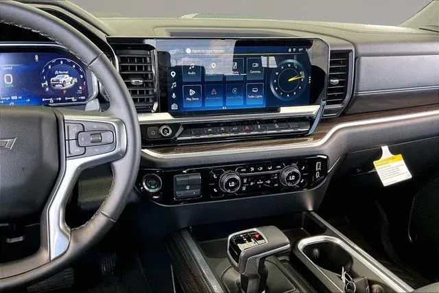 2026 Chevrolet Silverado 1500 LT Trail Boss thumbnail 9