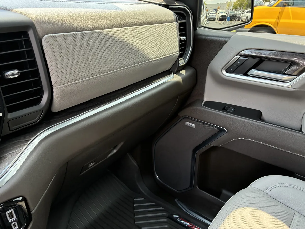 2026 Chevrolet Silverado 1500 LTZ thumbnail 37