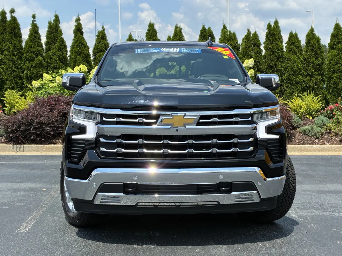 2026 Chevrolet Silverado 1500 LTZ thumbnail 4