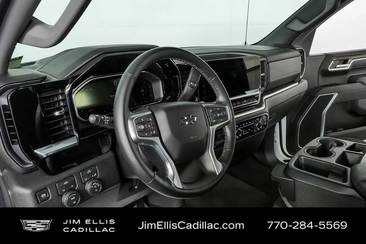 2026 Chevrolet Silverado 1500 RST thumbnail 4