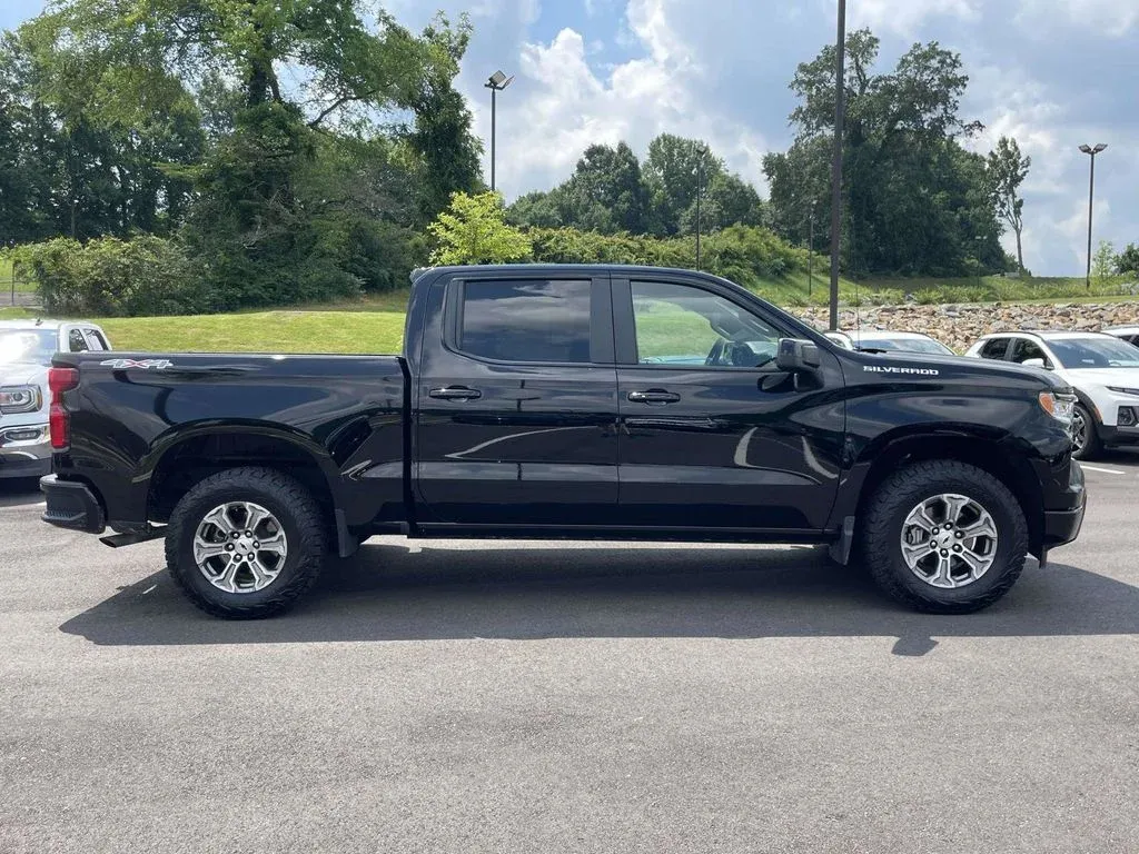 2026 Chevrolet Silverado 1500 RST thumbnail 2