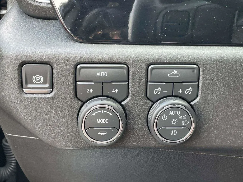 2026 Chevrolet Silverado 1500 RST thumbnail 26