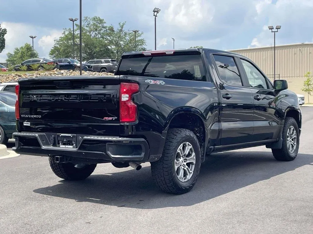 2026 Chevrolet Silverado 1500 RST thumbnail 3