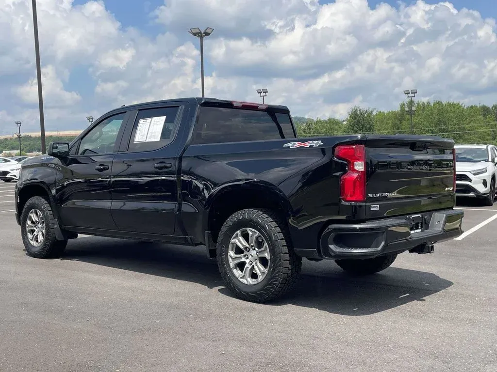 2026 Chevrolet Silverado 1500 RST thumbnail 5