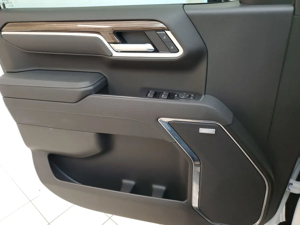 2026 Chevrolet Silverado 1500 RST thumbnail 16