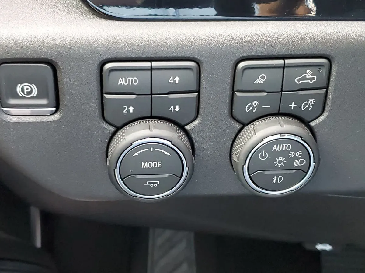 2026 Chevrolet Silverado 1500 RST thumbnail 32