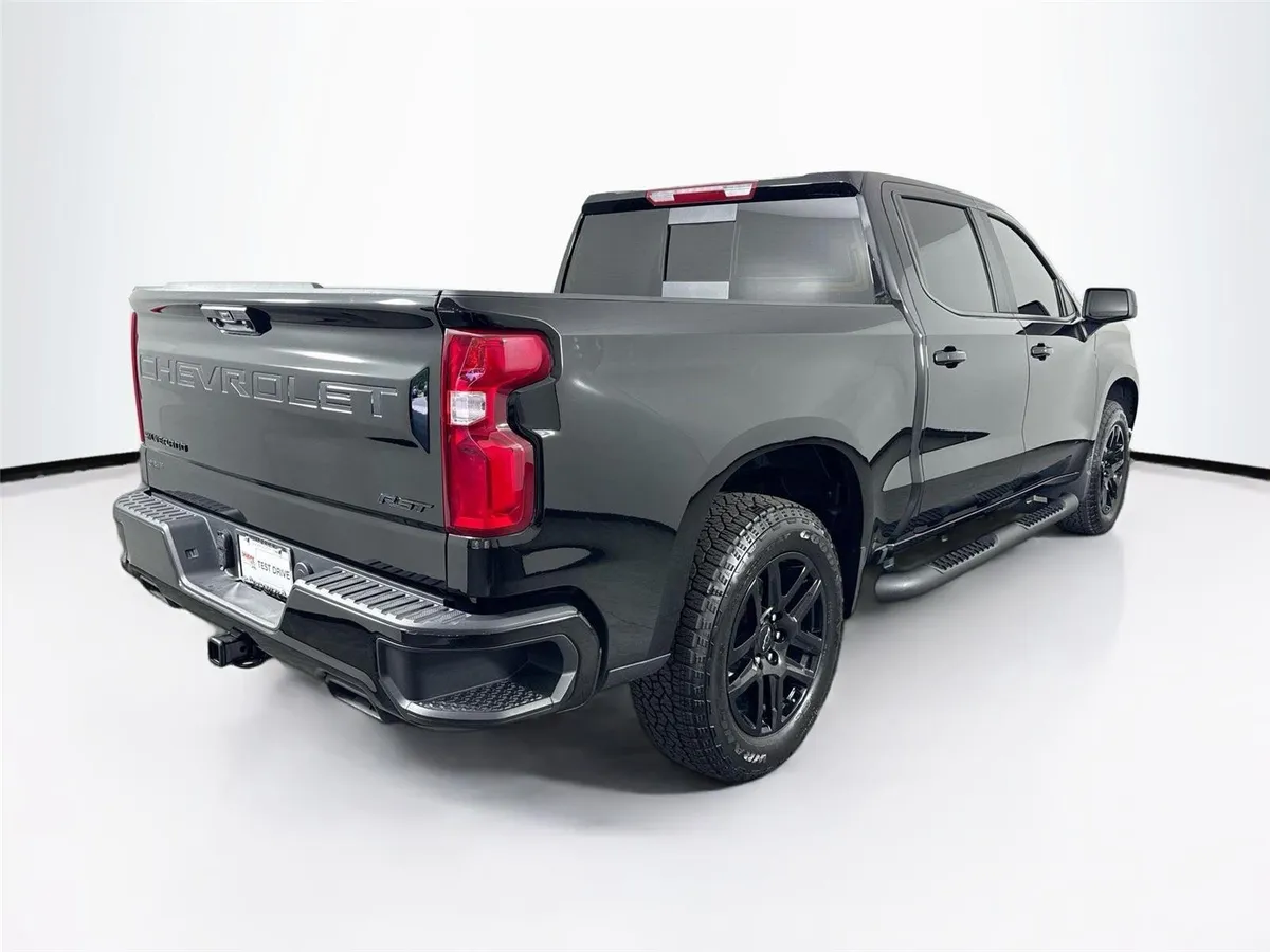 2026 Chevrolet Silverado 1500 RST thumbnail 2