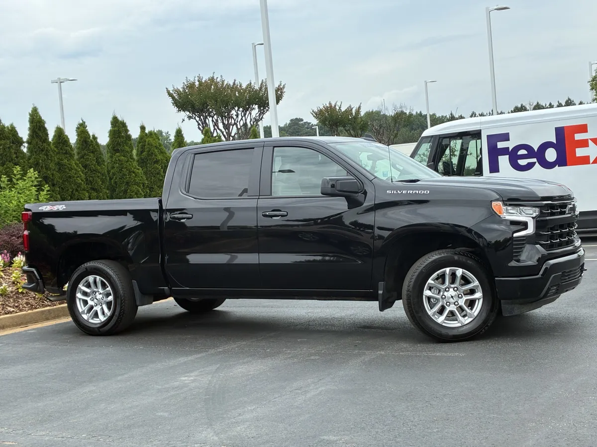 2026 Chevrolet Silverado 1500 RST thumbnail 2