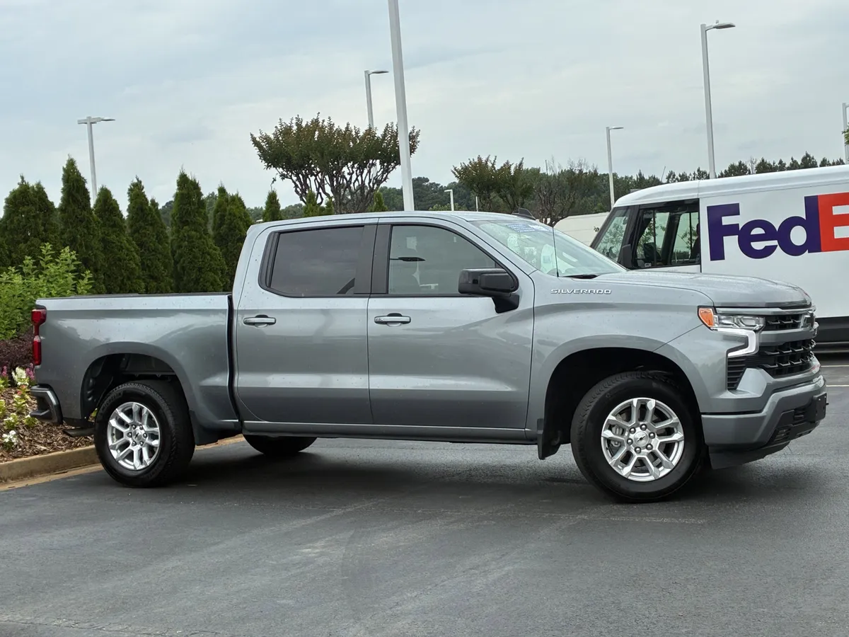 2026 Chevrolet Silverado 1500 RST thumbnail 2