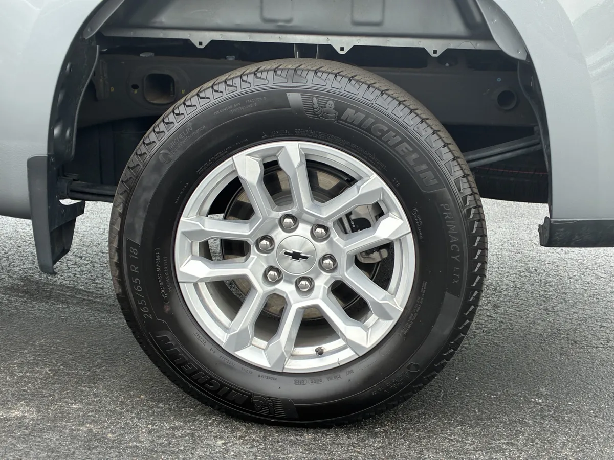 2026 Chevrolet Silverado 1500 RST thumbnail 9