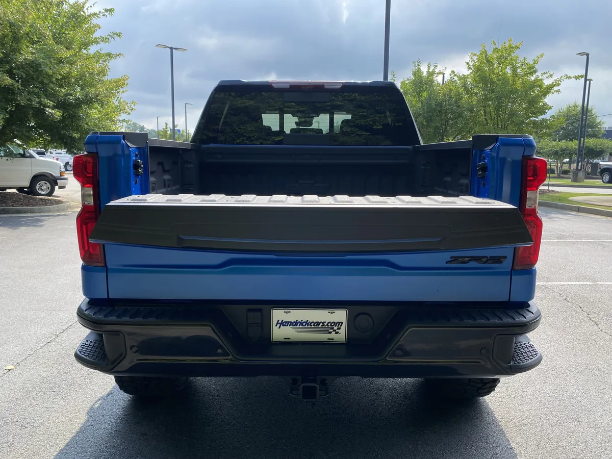 2026 Chevrolet Silverado 1500 ZR2 thumbnail 10