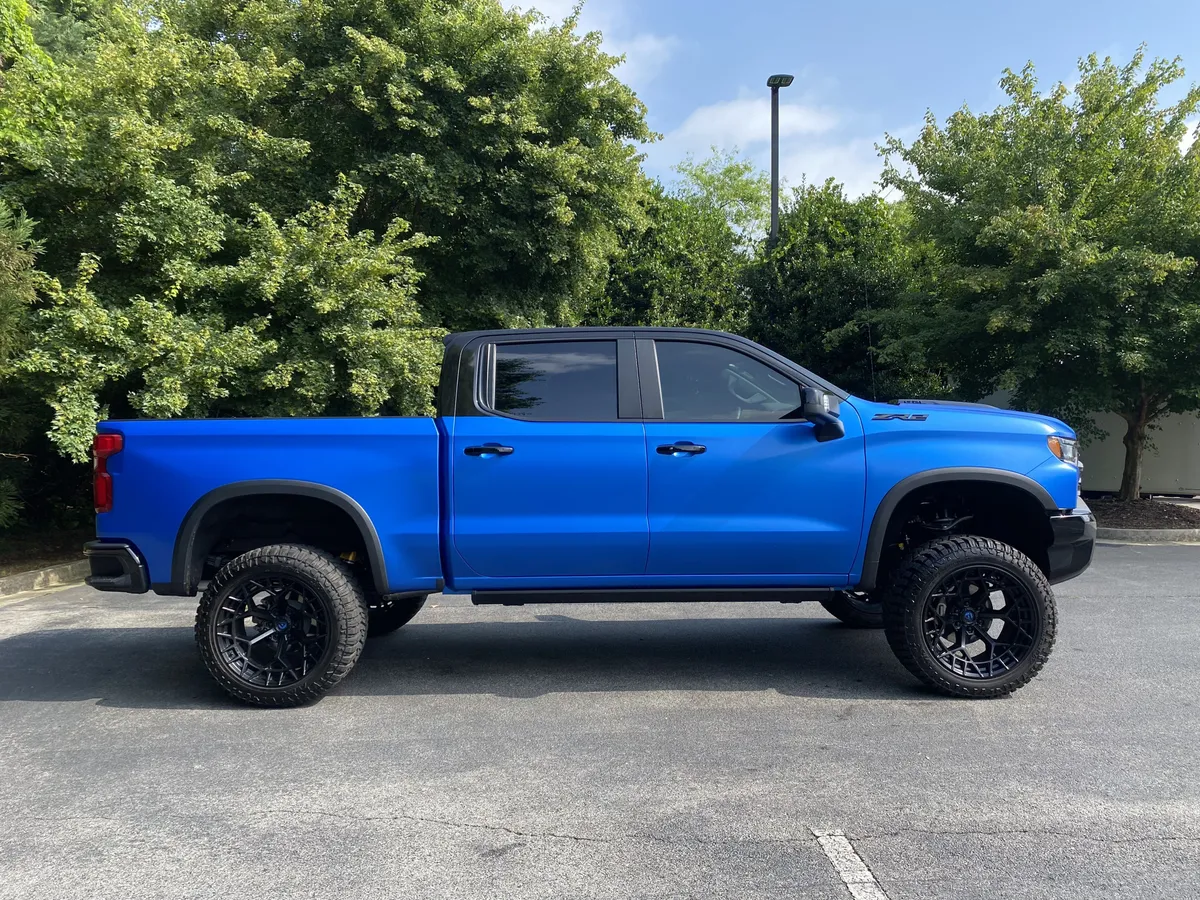 2026 Chevrolet Silverado 1500 ZR2 thumbnail 9