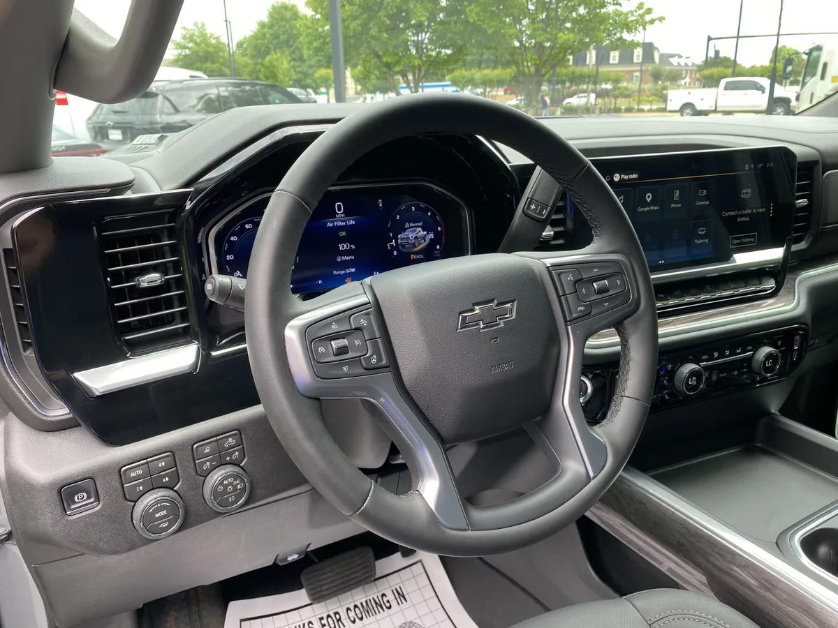 2026 Chevrolet Silverado 2500HD LTZ thumbnail 16