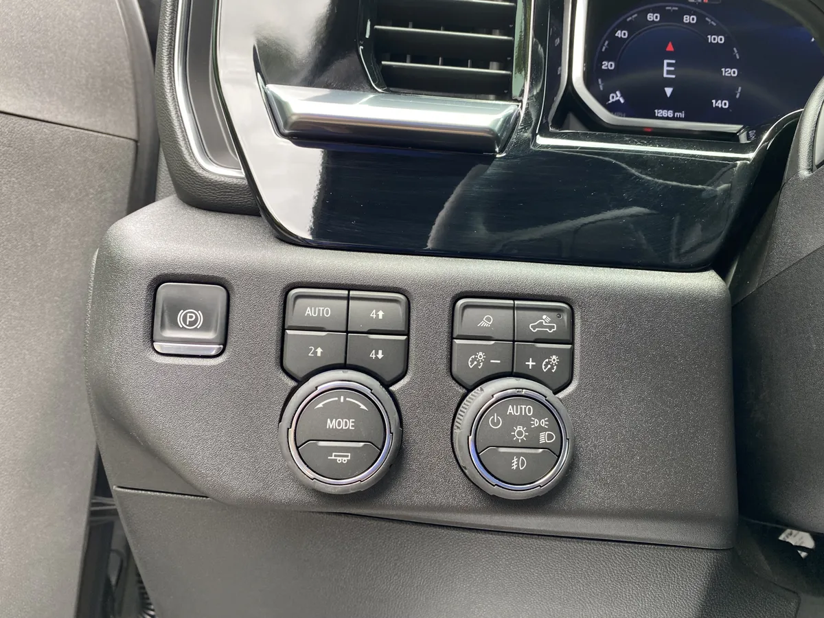 2026 Chevrolet Silverado 2500HD LTZ thumbnail 17