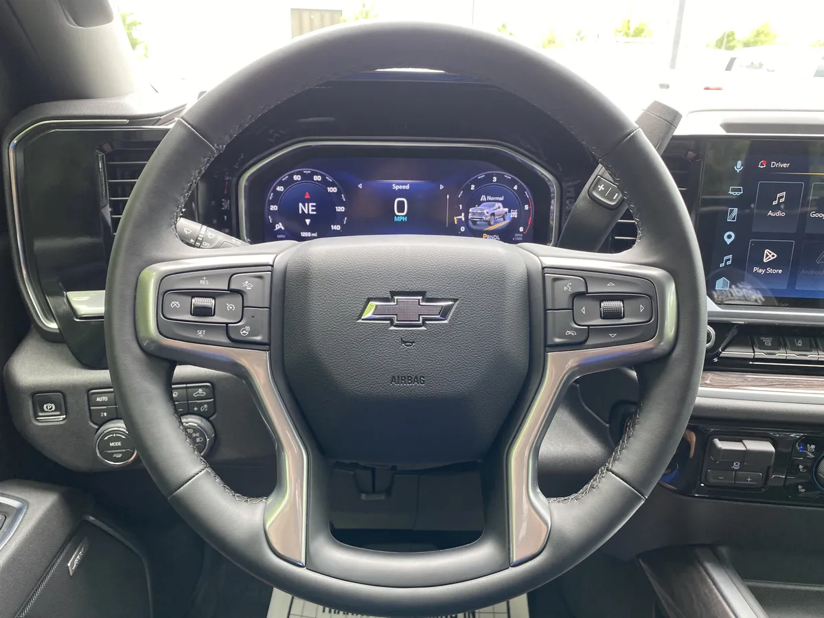 2026 Chevrolet Silverado 2500HD LTZ thumbnail 18
