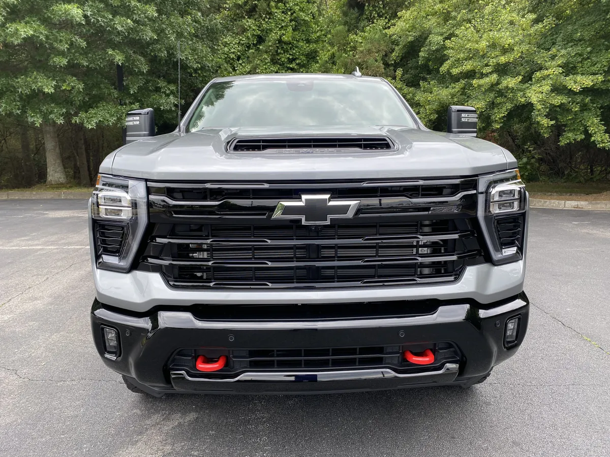2026 Chevrolet Silverado 2500HD LTZ thumbnail 2