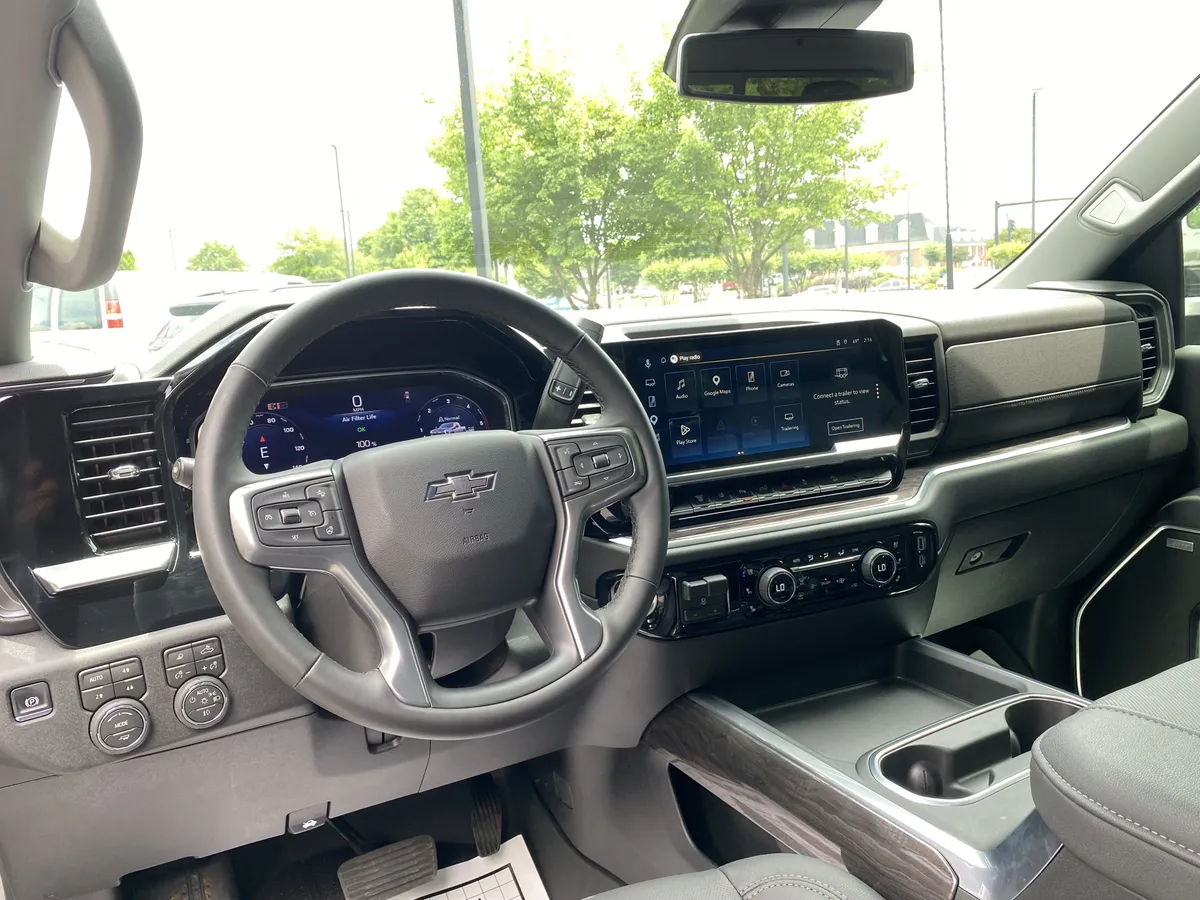 2026 Chevrolet Silverado 2500HD LTZ thumbnail 34