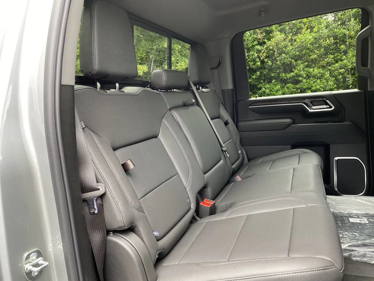 2026 Chevrolet Silverado 2500HD LTZ thumbnail 36