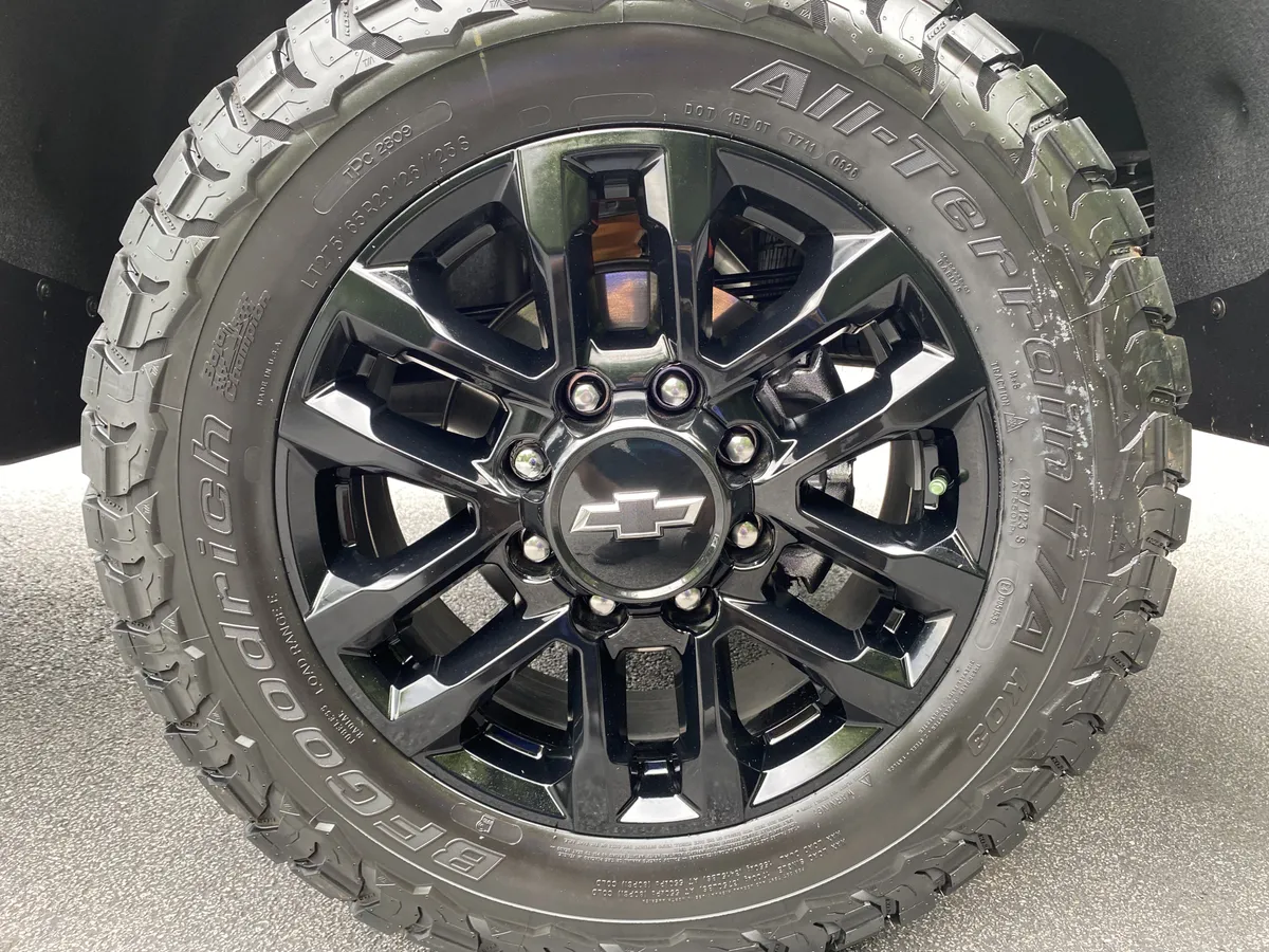 2026 Chevrolet Silverado 2500HD LTZ thumbnail 45