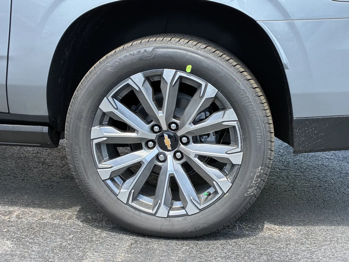 2026 Chevrolet Suburban High Country thumbnail 11