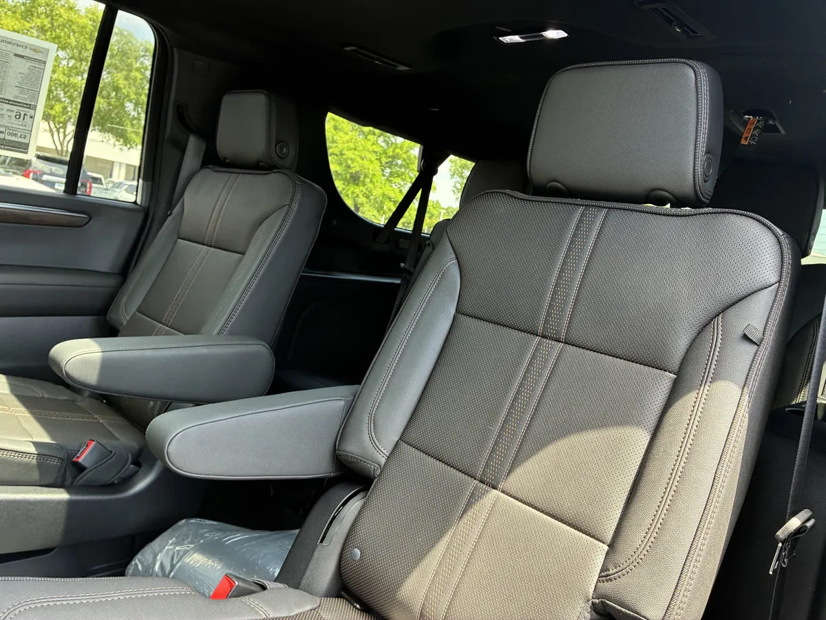 2026 Chevrolet Suburban High Country thumbnail 13