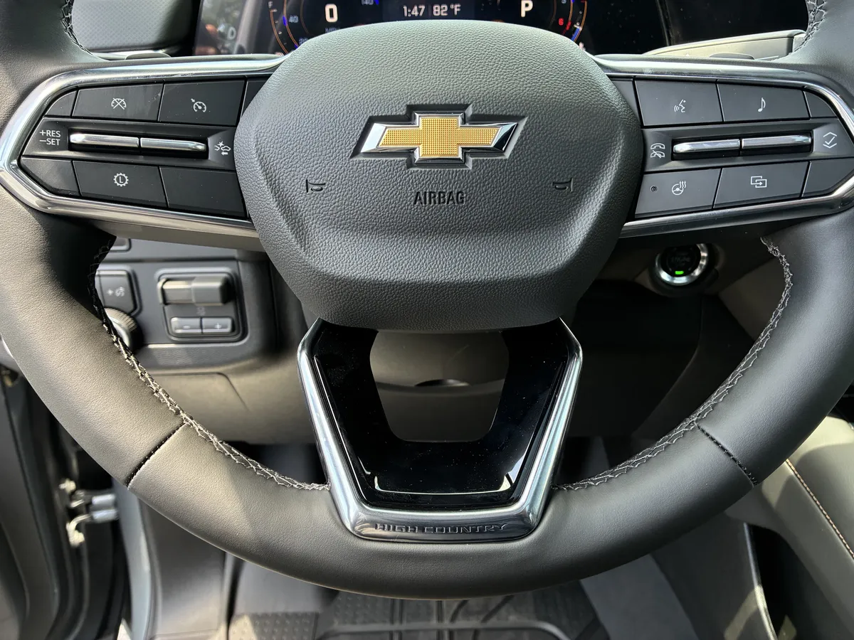 2026 Chevrolet Suburban High Country thumbnail 29