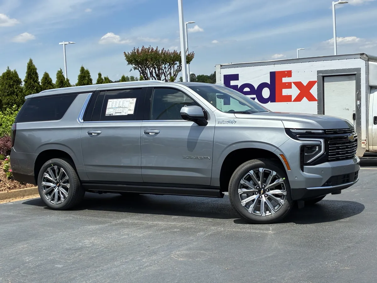 2026 Chevrolet Suburban High Country thumbnail 3