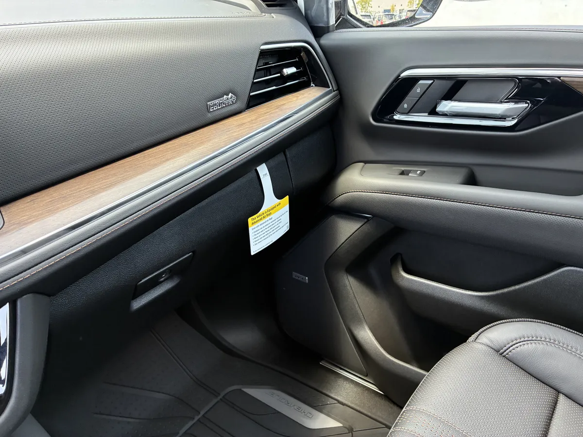 2026 Chevrolet Suburban High Country thumbnail 38