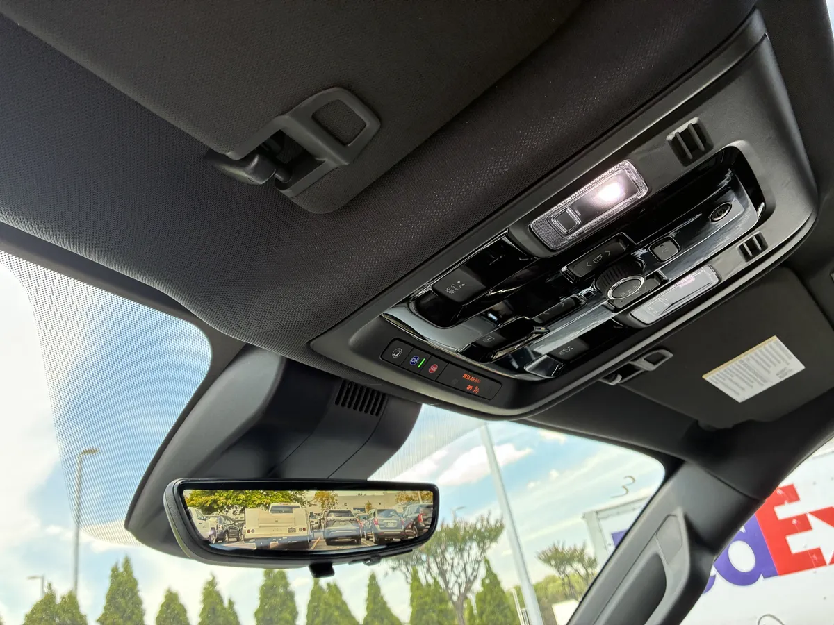 2026 Chevrolet Suburban High Country thumbnail 39