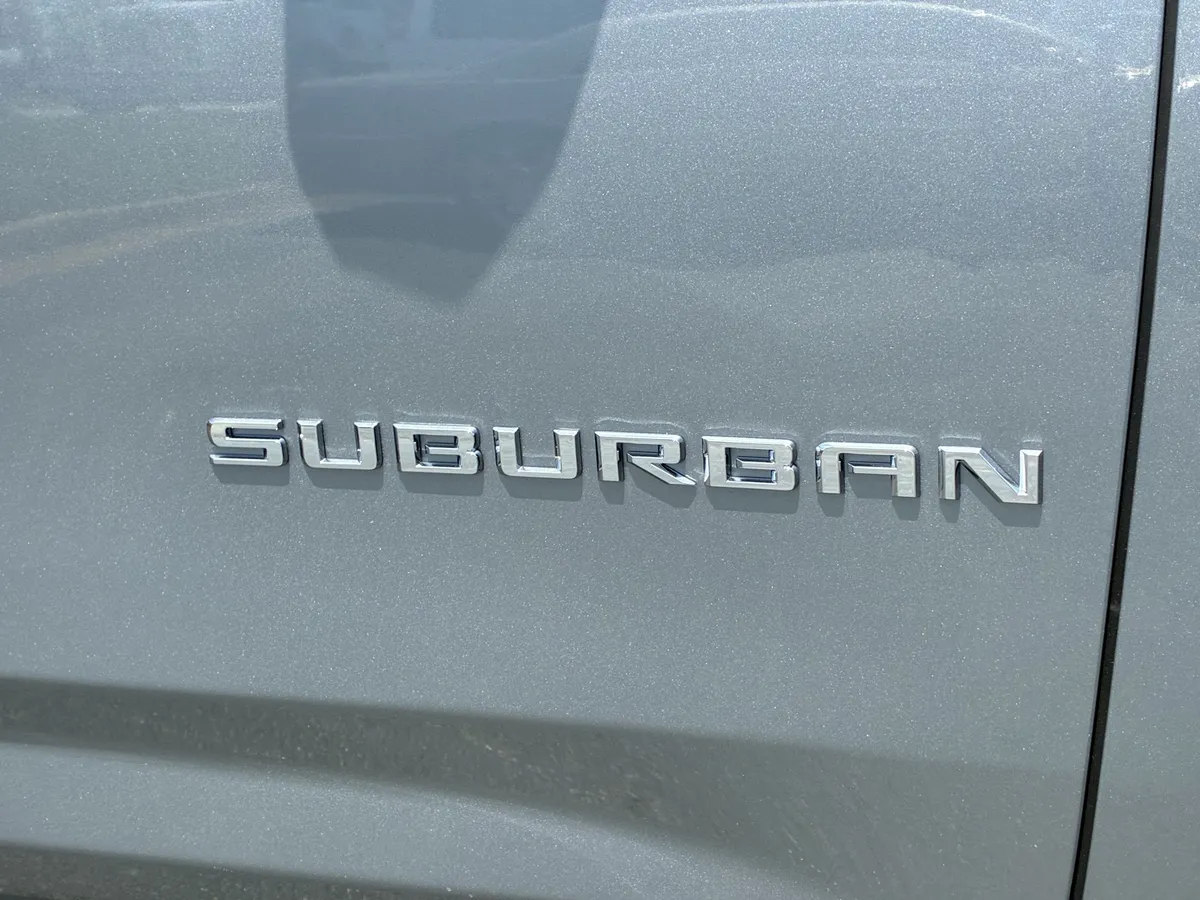 2026 Chevrolet Suburban High Country thumbnail 7