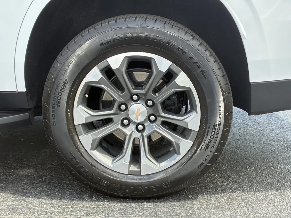 2026 Chevrolet Tahoe LT thumbnail 11