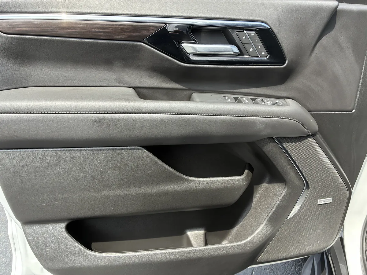 2026 Chevrolet Tahoe LT thumbnail 21