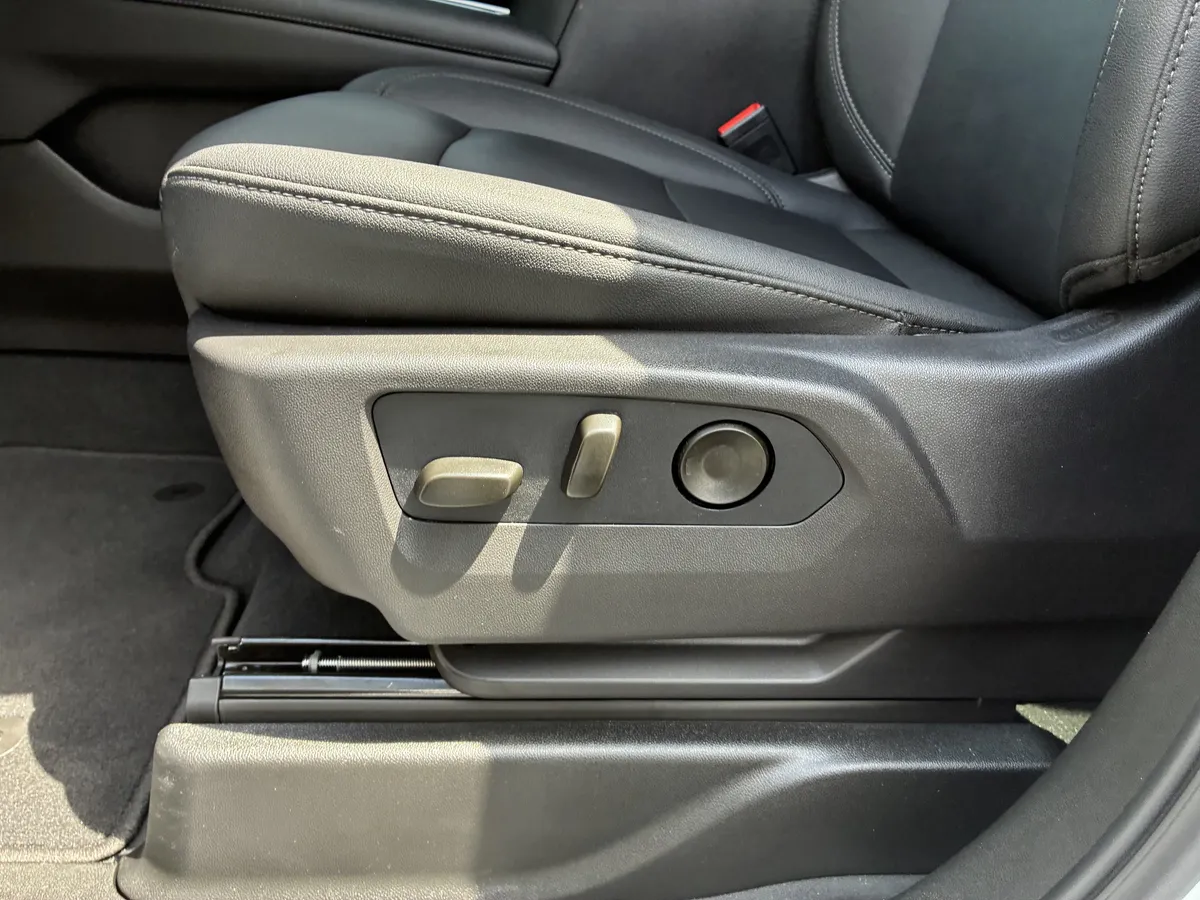 2026 Chevrolet Tahoe LT thumbnail 25
