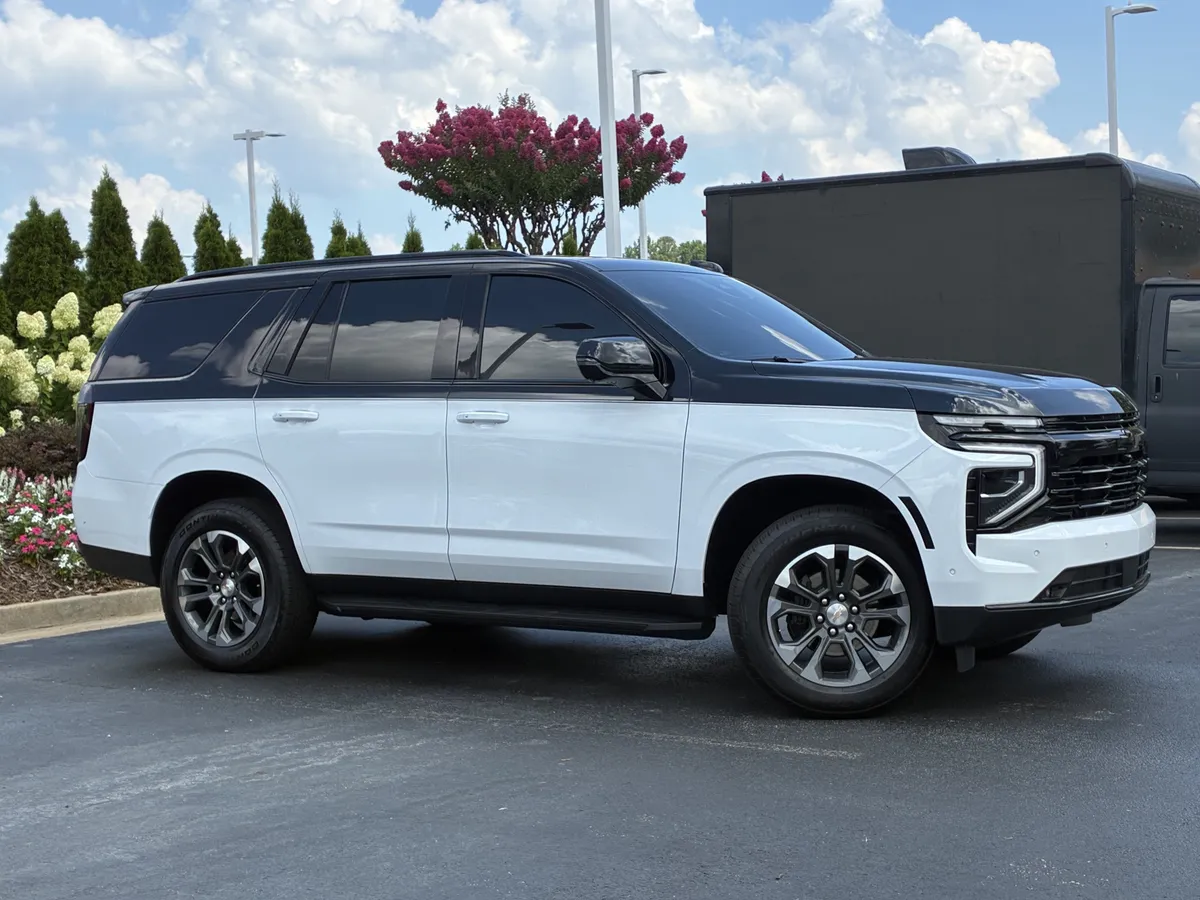 2026 Chevrolet Tahoe LT thumbnail 5