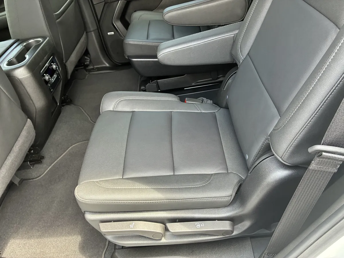 2026 Chevrolet Tahoe LT thumbnail 6